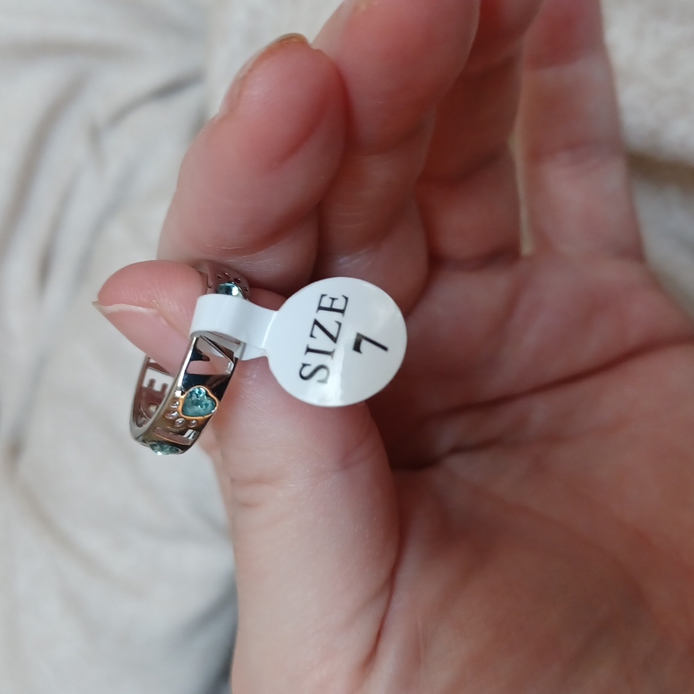Ring - Picture 5 of 5